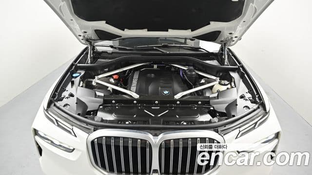 BMW X7 2023 — Photo 9/20