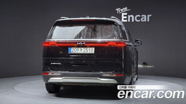 Kia Carnival 2021 — Фото 4/20