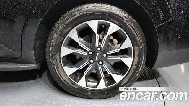 Kia Carnival 2021 — Şəkil 25/36
