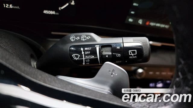 Kia Carnival 2021 — Şəkil 34/36