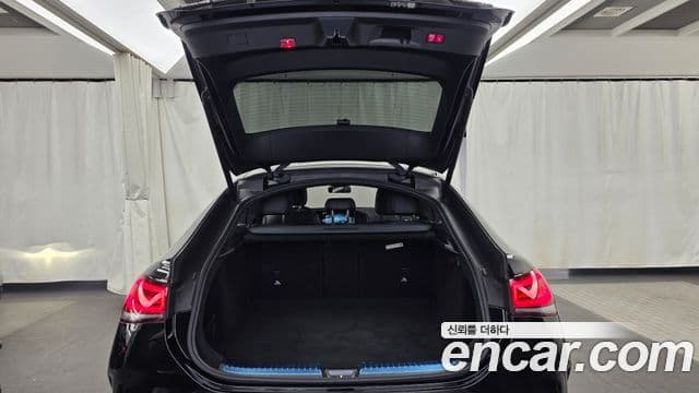 Mercedes-Benz GLE-Class 2022 — Photo 17/34