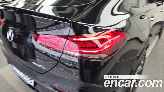 Mercedes-Benz GLE-Class 2022 — Photo 8/34