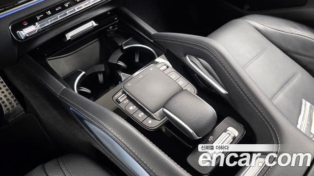 Mercedes-Benz GLE-Class 2022 — Photo 22/34