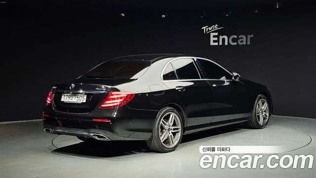 Mercedes-Benz E-Class 2020 — Фото 2/20