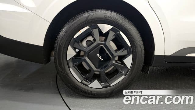 Kia Carnival 2024 — Şəkil 4/20