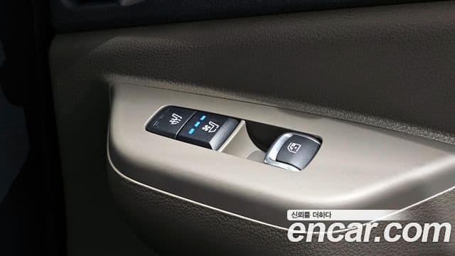 Kia Carnival 2024 — Şəkil 17/20