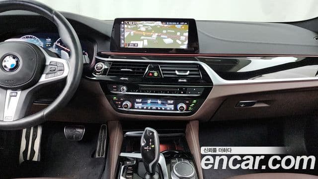 BMW 5 Series 2019 — Фото 14/20