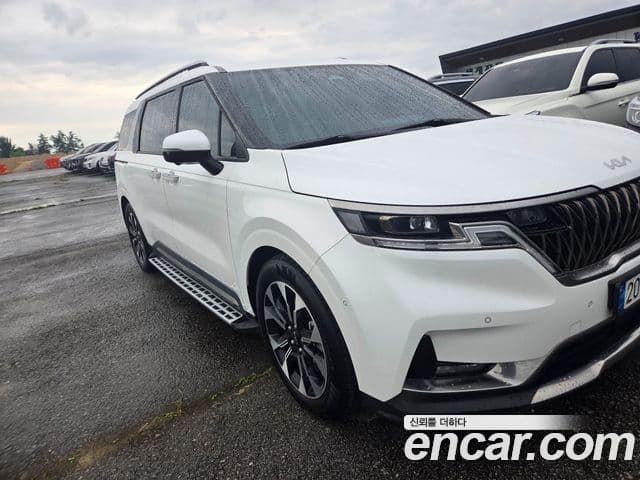 Kia Carnival 2023 — ფოტო 1/11