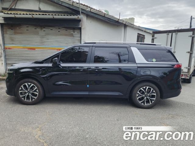 Kia Carnival 2022 — ფოტო 4/11