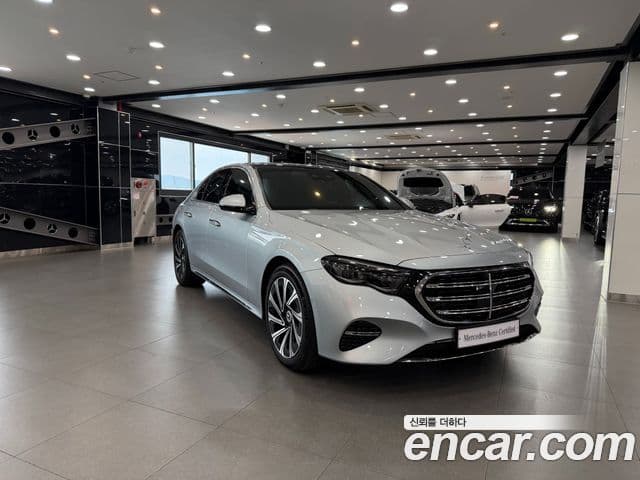 Mercedes-Benz E-Class 2024 — ფოტო 1/20