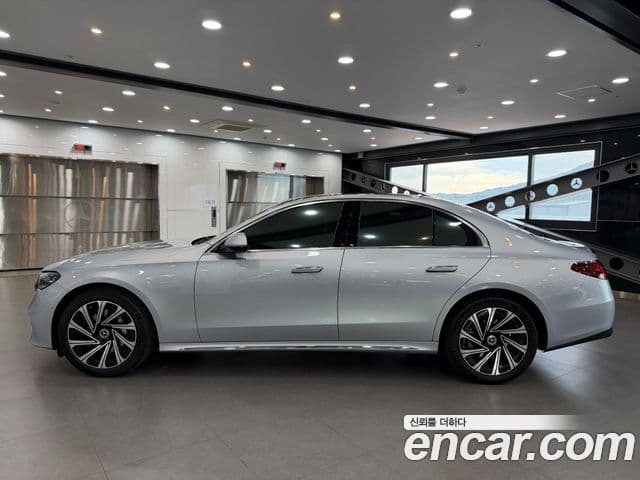 Mercedes-Benz E-Class 2024 — ფოტო 6/20