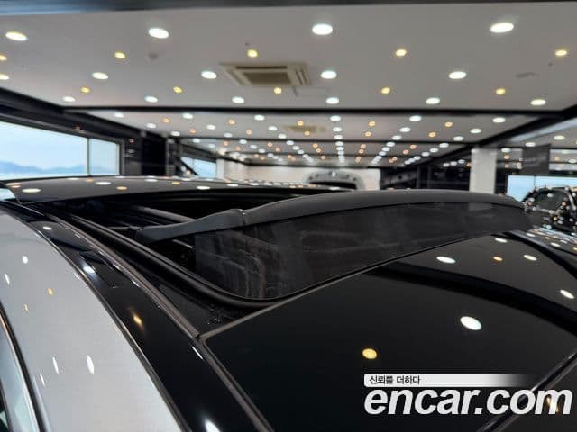 Mercedes-Benz E-Class 2024 — ფოტო 14/20