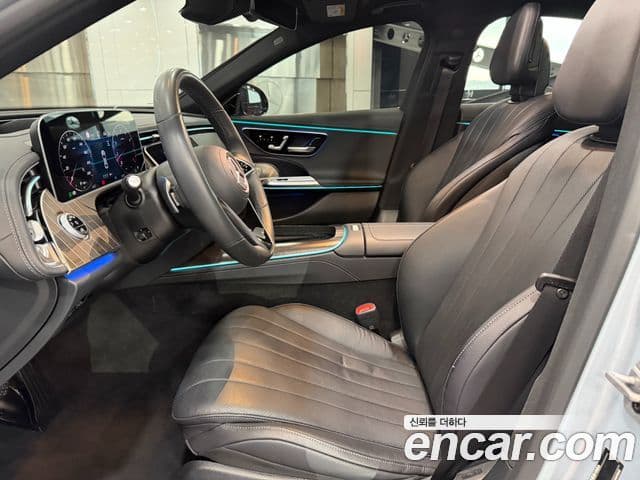 Mercedes-Benz E-Class 2024 — ფოტო 19/20
