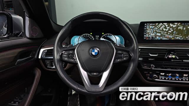 BMW 5 Series 2018 — Şəkil 12/20