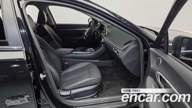 Hyundai Sonata Hybrid 2019 — Photo 8/20