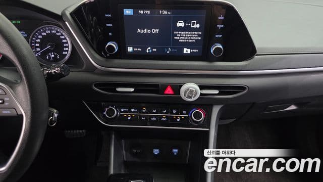 Hyundai Sonata Hybrid 2019 — Photo 2/20