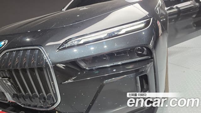 BMW 7 Series 2023 — Photo 13/33