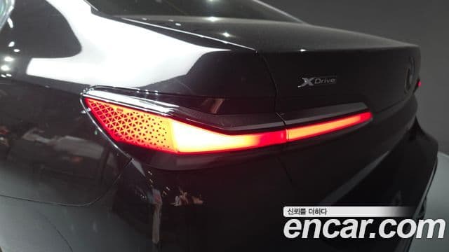 BMW 7 Series 2023 — Photo 15/33