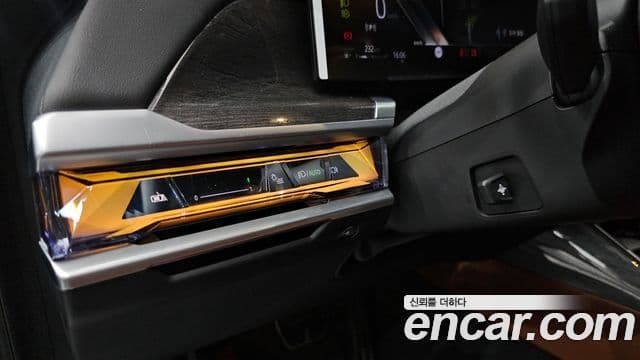 BMW 7 Series 2023 — Photo 23/33