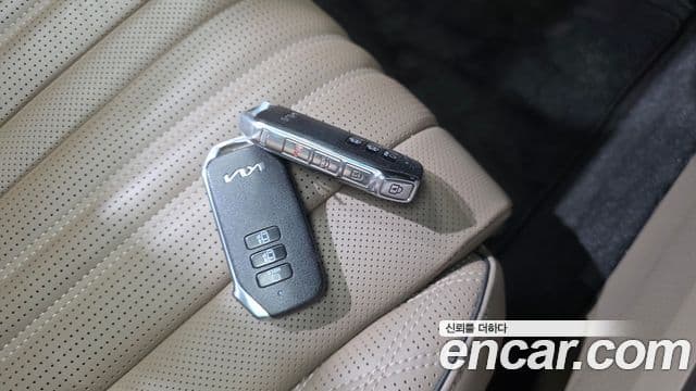 Kia K8 2023 — Şəkil 17/20
