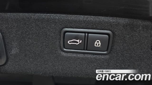 Genesis G70 2019 — ფოტო 17/20