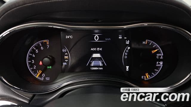 Jeep Grand Cherokee 2019 — ფოტო 8/20