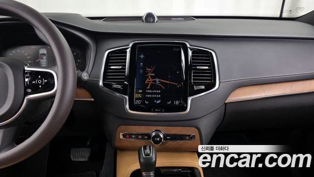 Volvo XC90 2019 — Фото 14/20