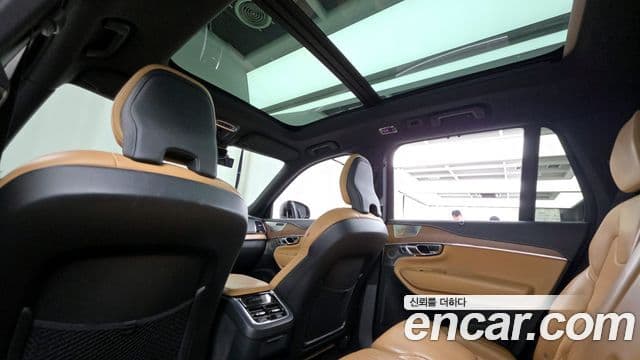 Volvo XC90 2019 — Фото 18/20