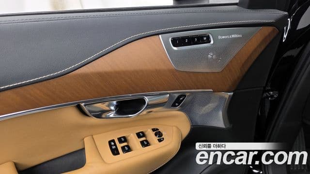 Volvo XC90 2019 — Photo 27/37