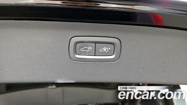 Volvo XC90 2019 — Photo 25/37