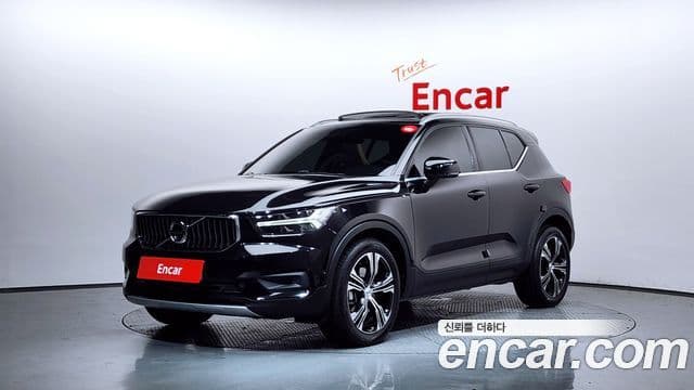 Volvo XC40 2020 — ფოტო 1/20