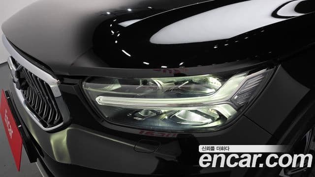 Volvo XC40 2020 — Photo 16/35