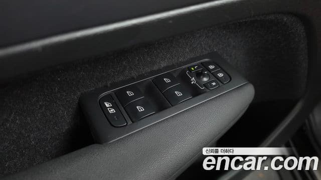 Volvo XC40 2020 — Photo 22/35