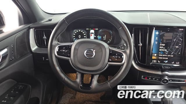 Volvo XC60 2020 — ფოტო 12/20