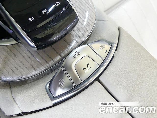 Mercedes-Benz E-Class 2020 — Фото 16/20