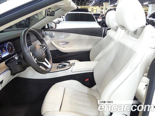 Mercedes-Benz E-Class 2020 — Фото 17/20