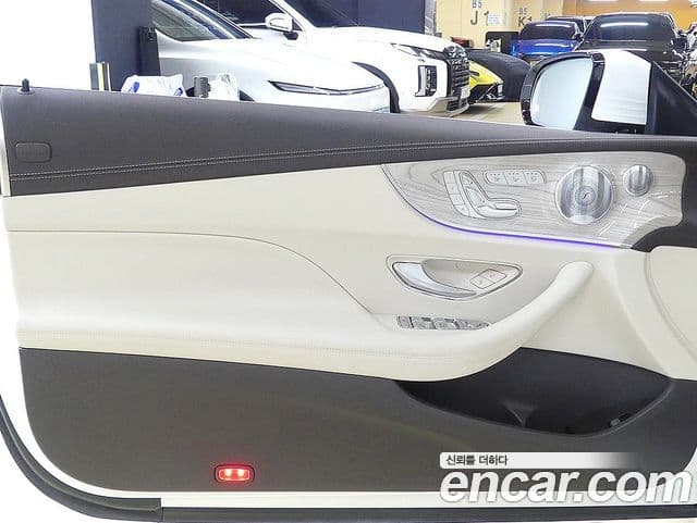 Mercedes-Benz E-Class 2020 — Фото 19/20