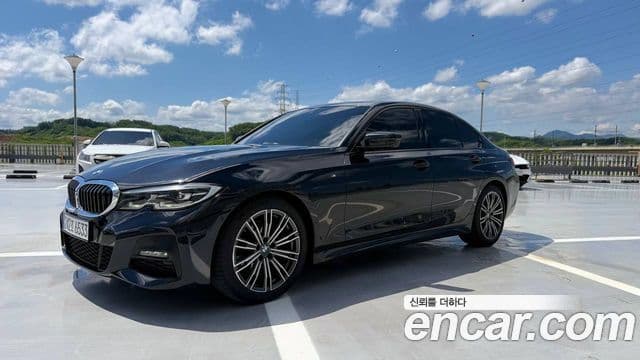 BMW 3 Series 2022 — ფოტო 13/13