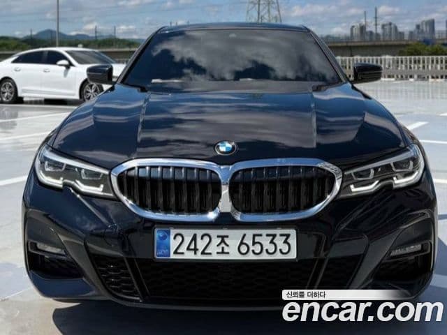 BMW 3 Series 2022 — ფოტო 2/13