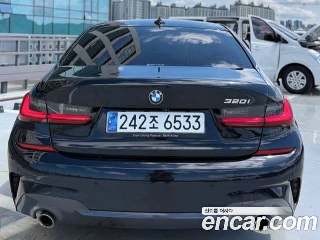 BMW 3 Series 2022 — ფოტო 3/13