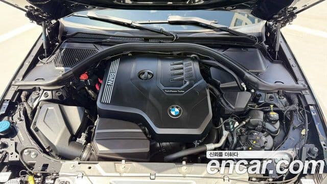 BMW 3 Series 2022 — ფოტო 5/13