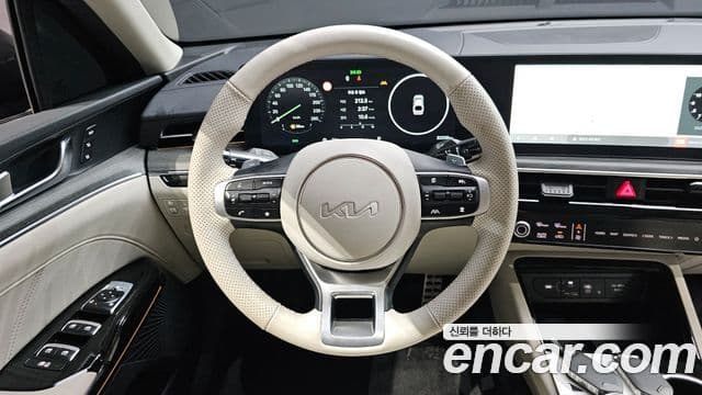 Kia K5 2025 — Şəkil 12/20