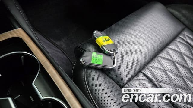 Kia The K9 2022 — Photo 14/38