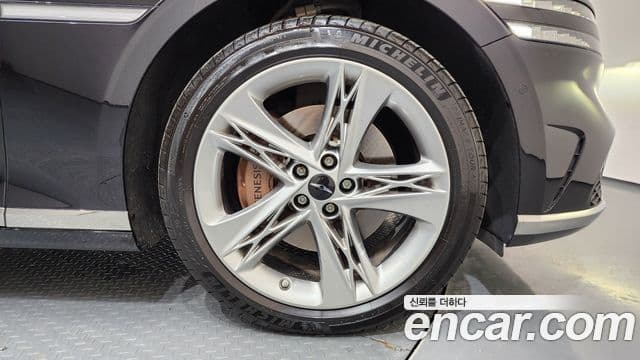 Genesis G90 2023 — Photo 26/40