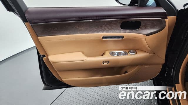 Genesis G90 2023 — Photo 22/40