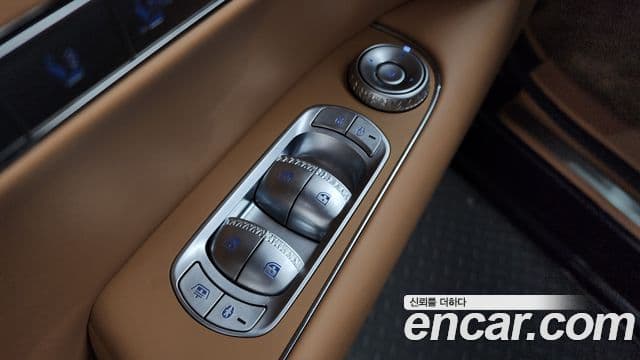 Genesis G90 2023 — Photo 36/40