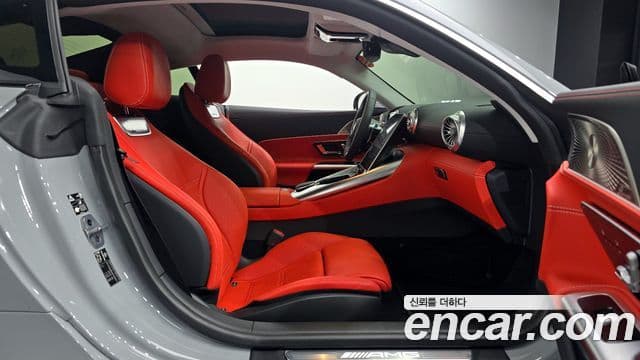 Mercedes-Benz AMG GT 2025 — Photo 13/29