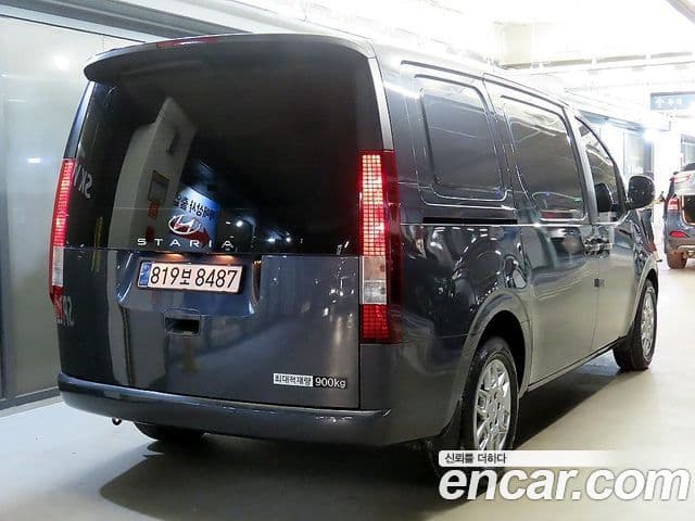 Hyundai Staria 2023 — ფოტო 8/19
