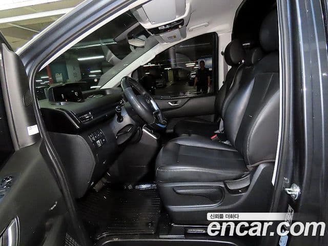 Hyundai Staria 2023 — ფოტო 16/19
