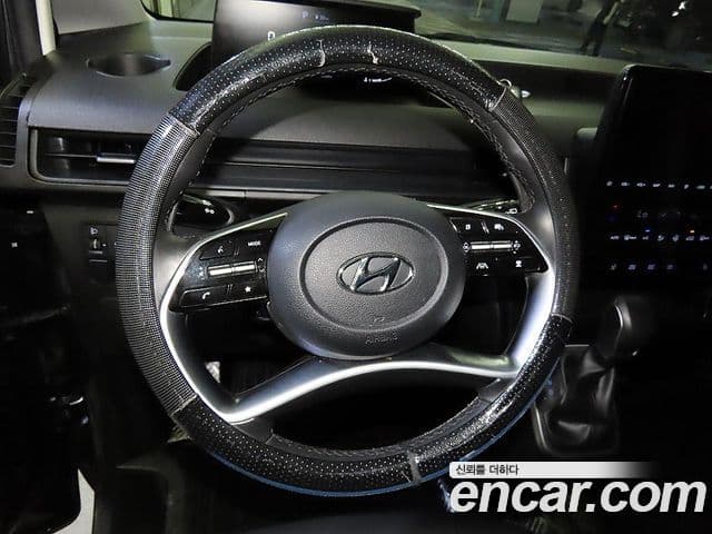 Hyundai Staria 2023 — ფოტო 13/19